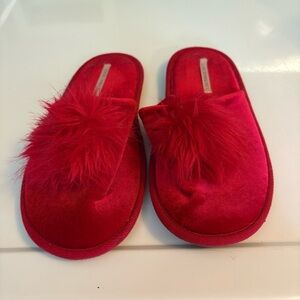 Victoria's Secret Red Fuzzy Women's Slippers Size Large